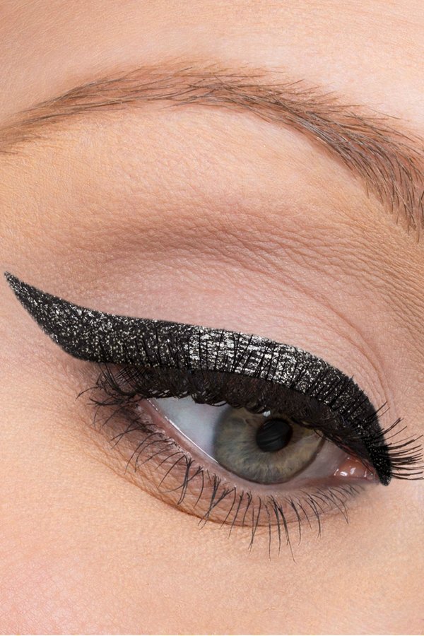 65 Pretty Eye Makeup Looks : Beautiful glittery and black winged